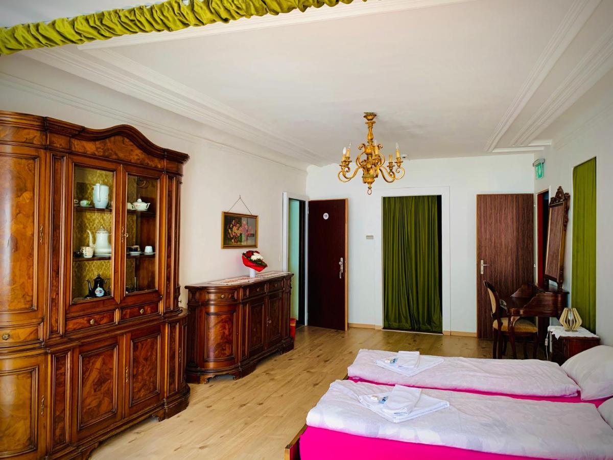 Weisses Roessli Hotel Leukerbad Buitenkant foto