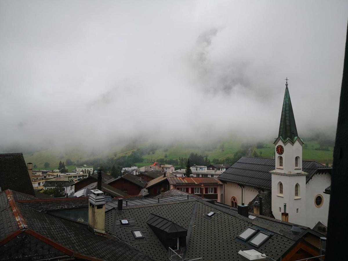 Weisses Roessli Hotel Leukerbad Buitenkant foto