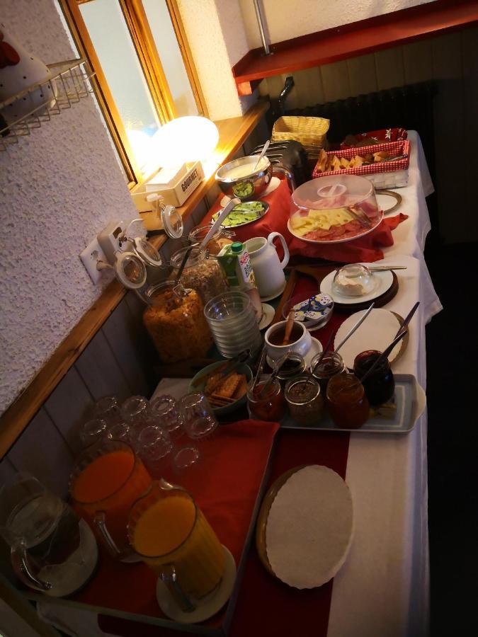 Weisses Roessli Hotel Leukerbad Buitenkant foto